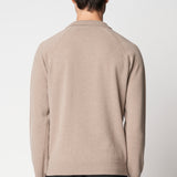 Polo scollo a V rasato in lana e cashmere fin.12