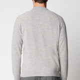 Polo scollo a V rasato in lana e cashmere fin.12