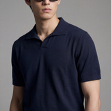 Maglia polo uomo manica corta in cotone crêpe senza bottoni, leggera e traspirante